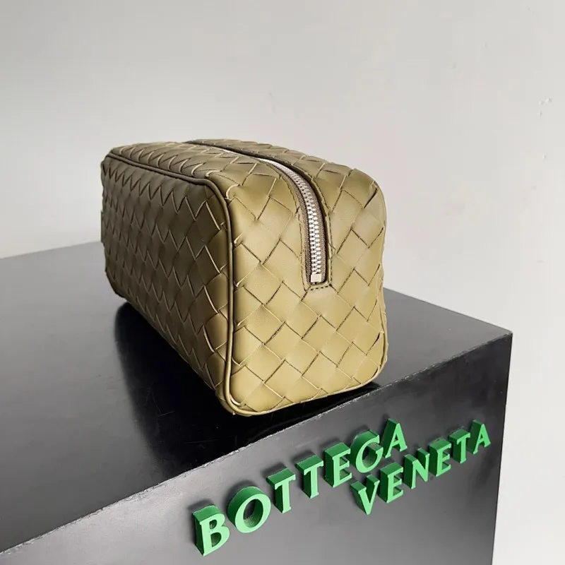 All categories 💚 Authentic bags 💚 BV 2025 new BV toiletry bag